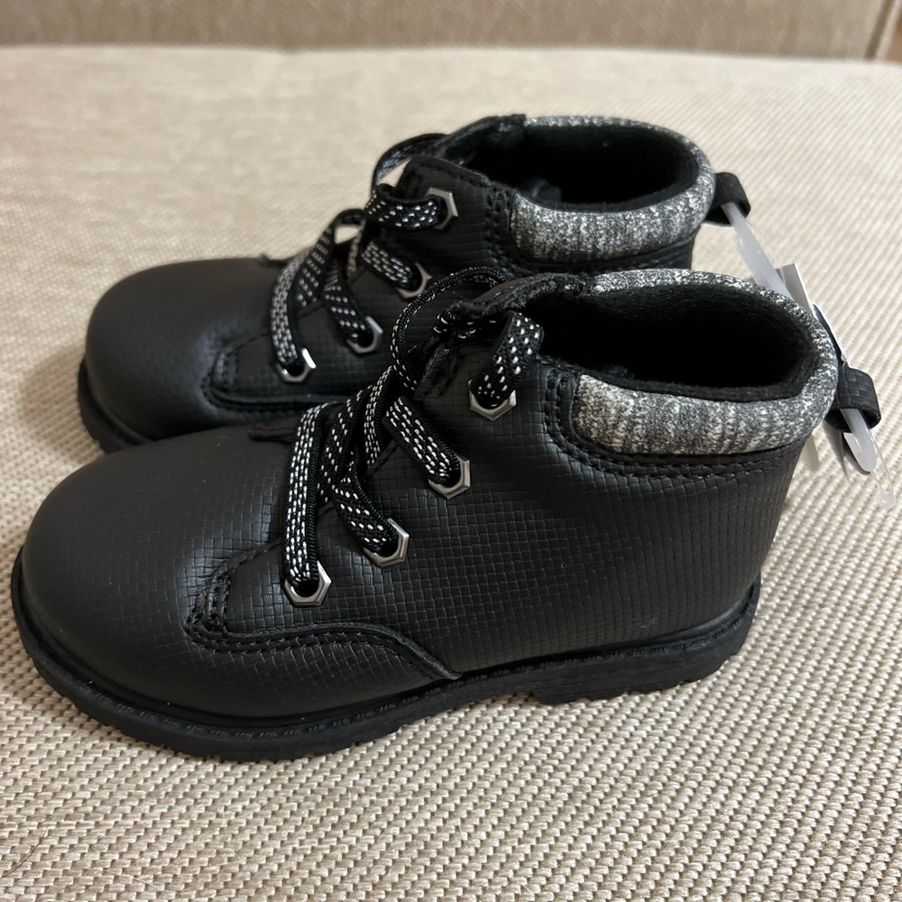 Oshkosh Toddler Boots Size 7